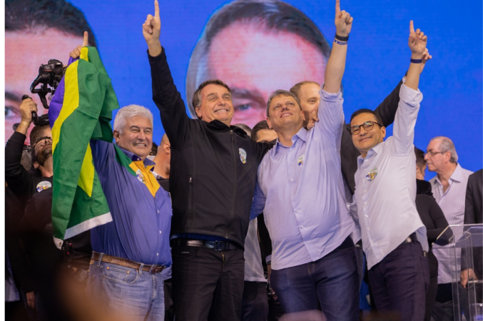 Prestes a embarcar no governo, Republicanos tem vice histórico de Lula como patrono, mas reúne ícones da direita