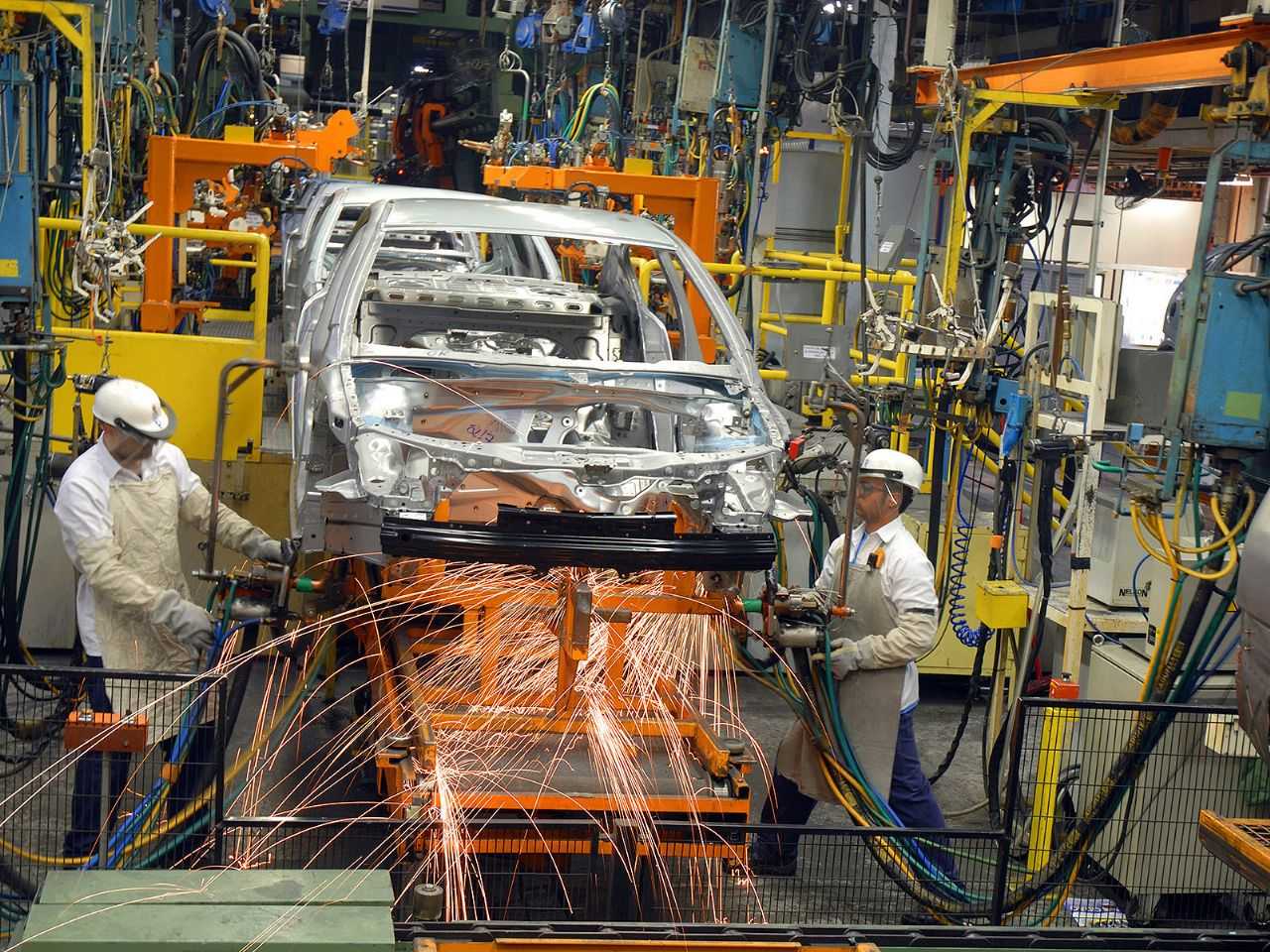 Produção de veículos cai 1,9% em 2023, diz Anfavea