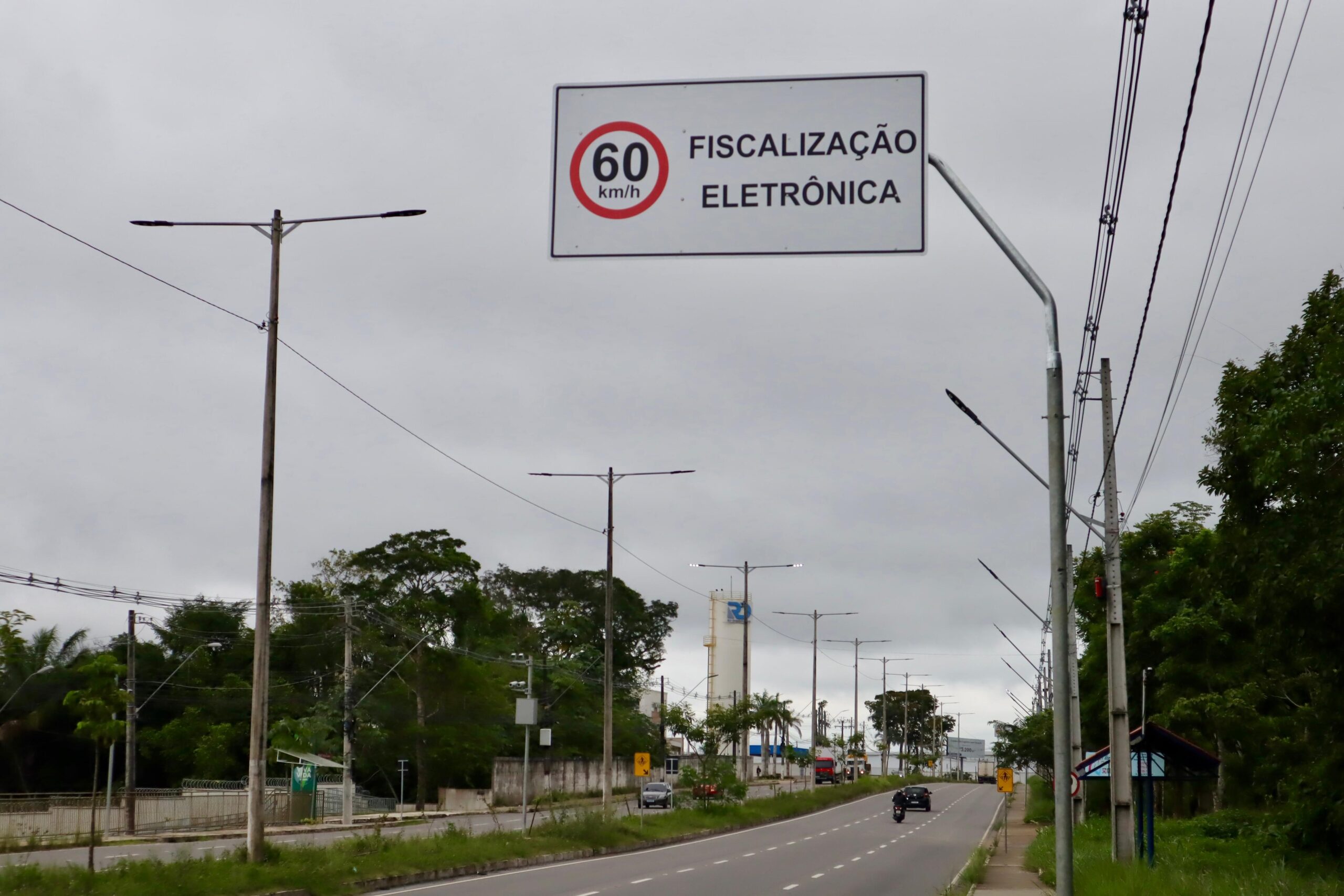 Veja pontos em que estão os radares de velocidade instalados na avenida do Turismo