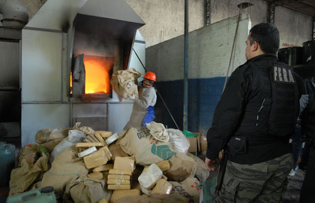 Polícia incinera 14 toneladas de drogas avaliadas em R$478,2 milhões