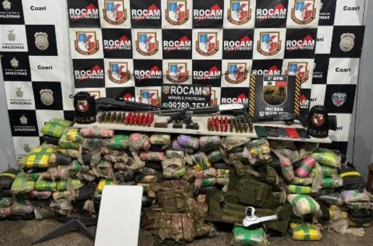 Vídeo: piratas são presos com drogas, armas e munições em Coari