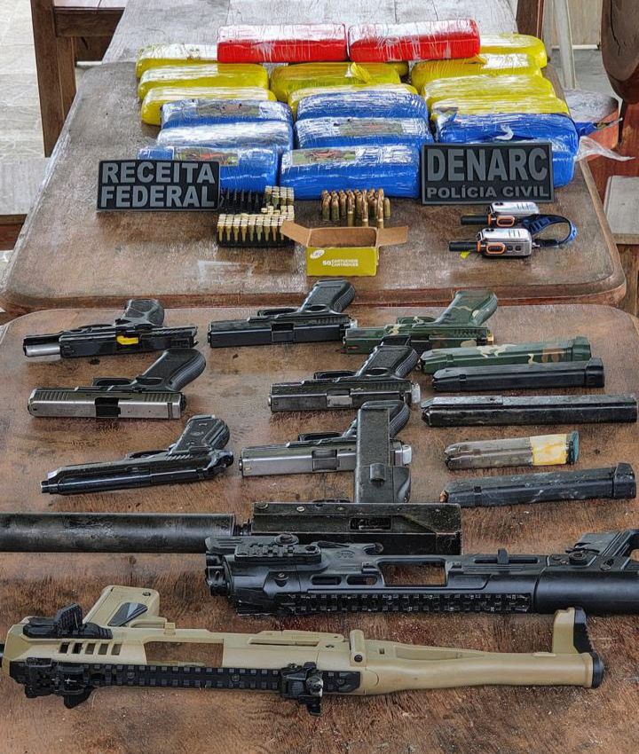 Drogas, armamentos e caminhonete apreendidos; prejuízo ao CV em Manaus é de R$ 1 milhão