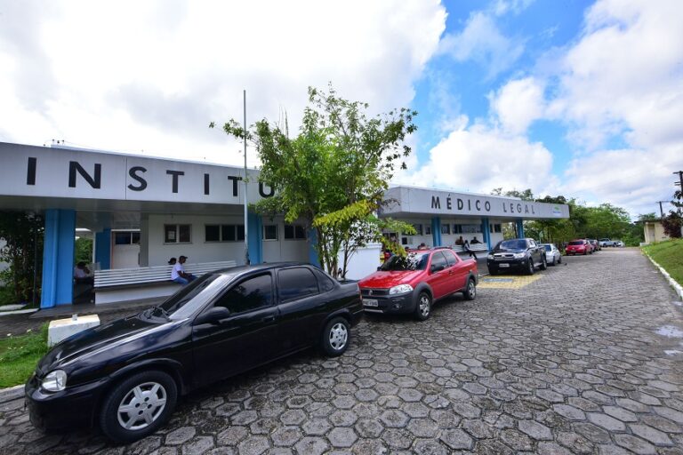 Tragédia em Manaus: Vigilante de creche é morto a facadas ao tentar impedir furto