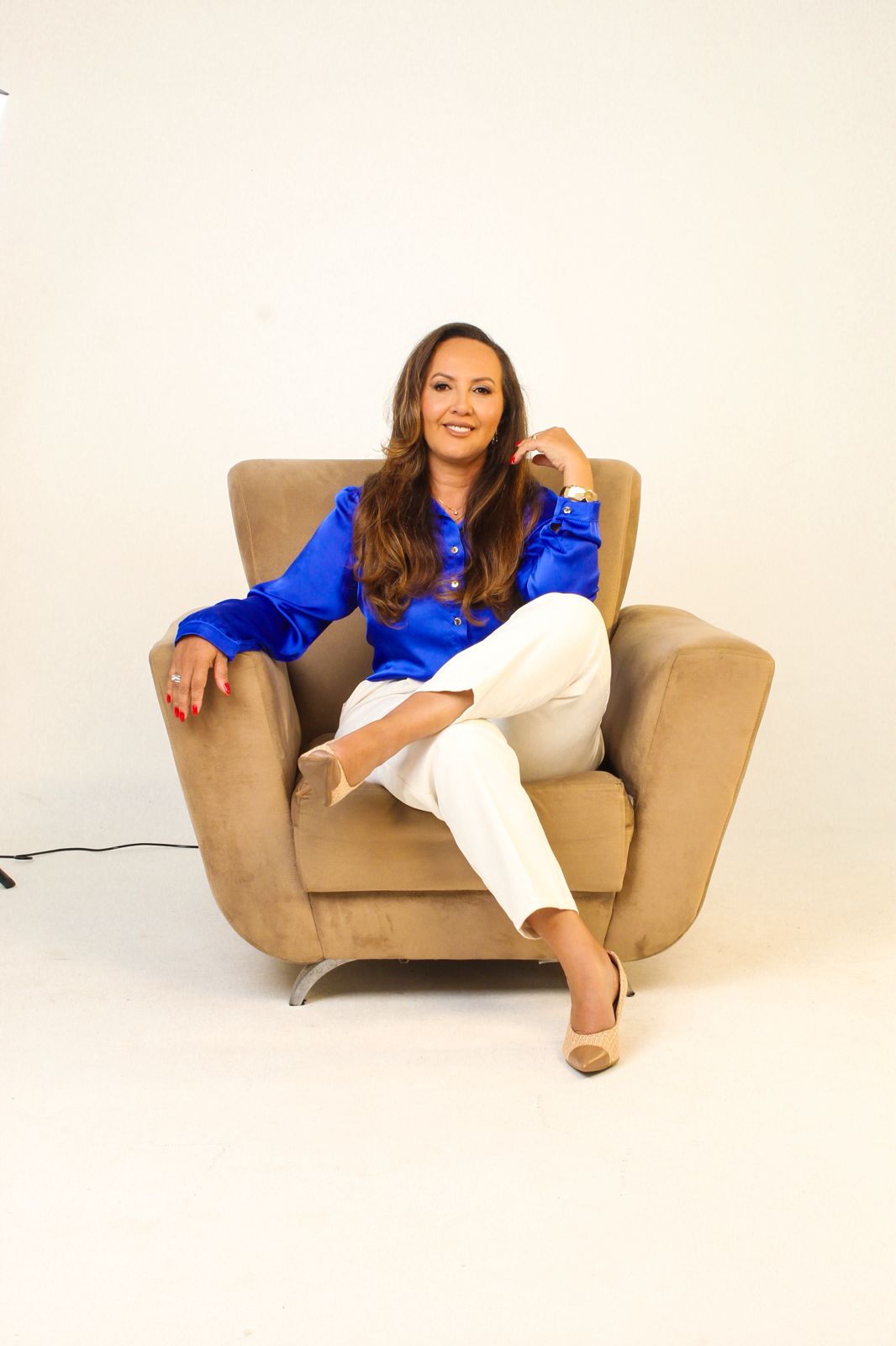 Especialista em gestão comercial lança e-book para ajudar mulheres no mercado de trabalho