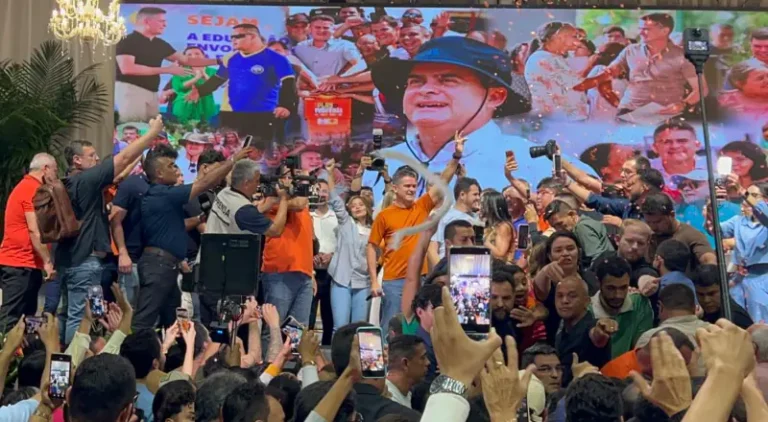 Com casa cheia, David Almeida reúne apoiadores e dá largada rumo a 2026