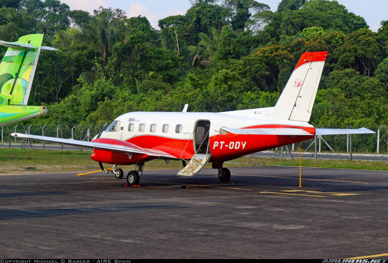 Avião sai da pista durante decolagem no interior do Amazonas e mobiliza equipes de emergência