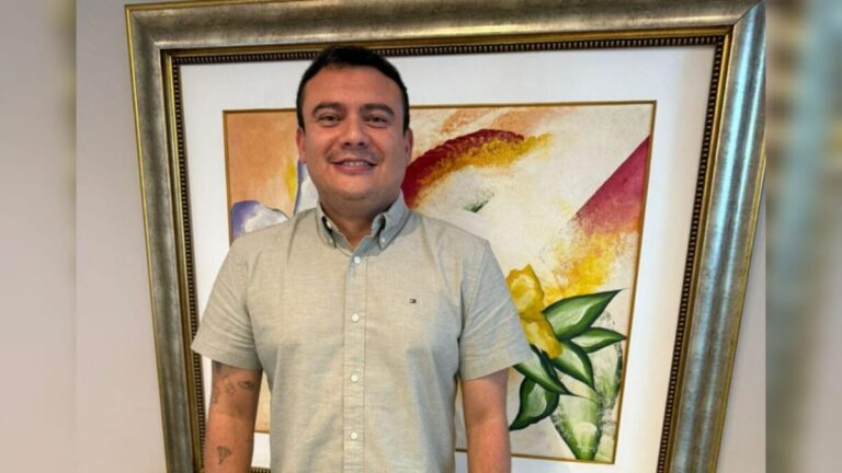 Prefeito de Novo Airão firma ata de R$ 4,2 milhões para compra de equipamentos e mobiliário